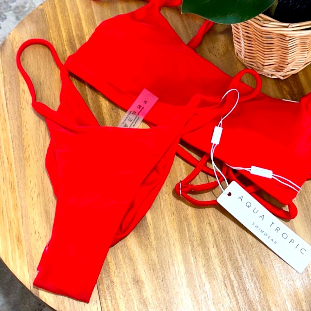 Brand new!! Beautiful bikini set.